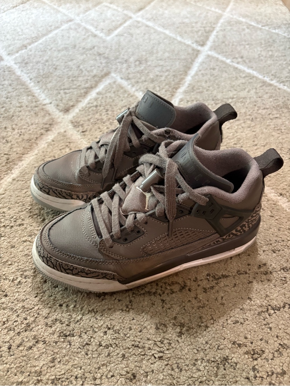 NIKE AIR JORDAN SPIZIKE LOW (GS) "CAVE STONE" US 4.5Y